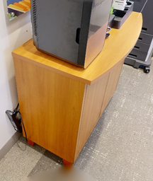 [#D20-11] 2 door cabinet, wood