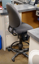 [#B12-12] Teller task chair