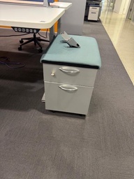 [#D16-45] STEELCASE GREEN MOBILE PED