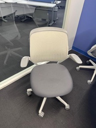 [#B13-58] STEELCASE CHAIRS