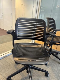 [#B8-128] BLACK ROLLING CHAIR