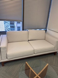 [#B6-133] CREAM COUCH