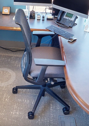 [#B13-5] Task chair w/arms