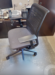 [#B13-1] Task chair w/arms