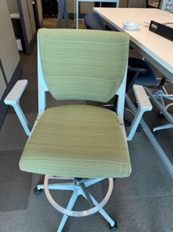 [#B1-46] GREEN STOOL
