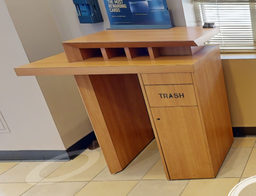 [#C4-14] Small cheque desk