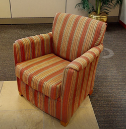 [#B12-9] Red striped lounge chair