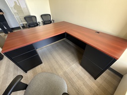 [#E6-44] 78x72x29 L SHAPED DESK