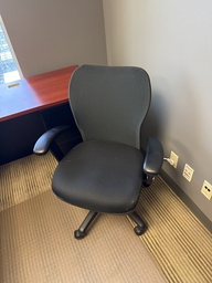 [#B13-125] DESK CHAIR