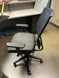 [#B13-256] TASK CHAIR