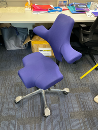 [#B5-31] chair (blue)