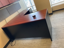 [#E6-62] 78x66x29 L SHAPED DESK