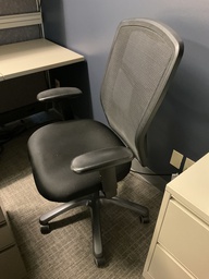 [#B13-134] TASK CHAIR