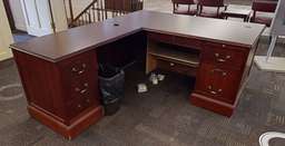 [#E6-2] L-shaped desk