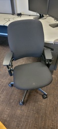 [#B13-3] Black Task Chair - LEAP