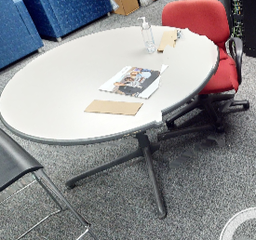 [#C4-10] Round meeting table