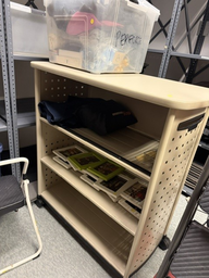 [#D2-9] 3-Shelf Cabinet