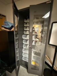 [#H15-52] IT Grab n Go Cabinet