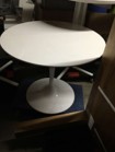 [#C2-48] ROUND TABLE