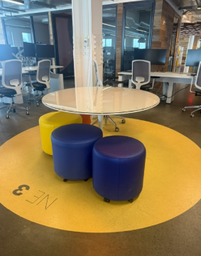 [#C4-115] Round Glass Top Table