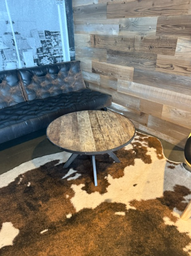[#C3-7] Round wood coffee table and animalprint rug