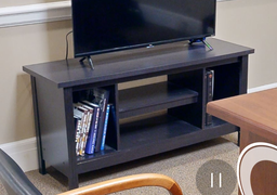 [#C11-18] Table w/shelf