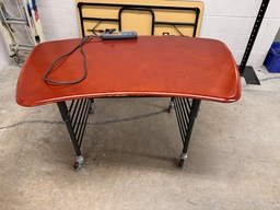 [#C12-6] Kidney-shaped desk