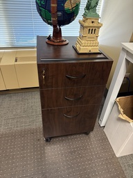[#D17-126] 19 1/2 x 15 3/4 x 24 WOODEN PED