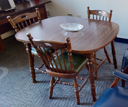 [#C4-22] Kitchen table