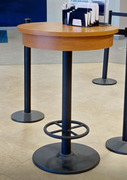 [#C4-11] Standing round lab table