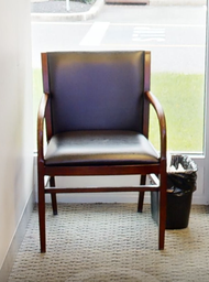 [#B9-2] Black guest chair