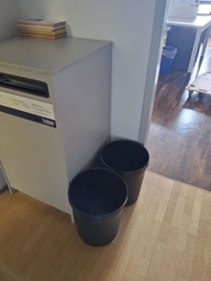 [#D20-43] Filing Cabinet - Medium (Wood)