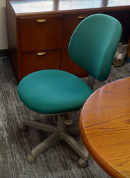 [#B12-3] Green task chair no arms