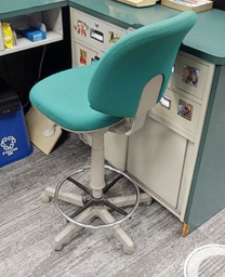 [#B12-6] Green teller task chair no arms