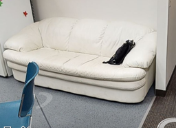 [#B7-16] Large wht couch