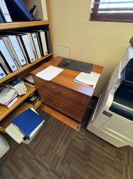 [#D6-3] 2 drawer file cab.