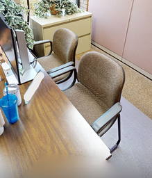 [#B8-18] Brown guest chair
