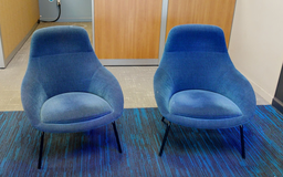 [#B12-5] Blue lounge chair