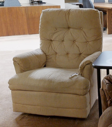 [#B12-10] Beige recliner chair