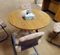 [#C4-19] Round meeting table