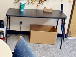 [#C8-12] Folding table