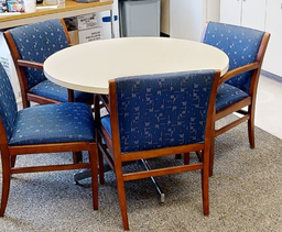 [#C4-13] Round meeting table