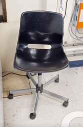 [#B12-7] Mobile chair