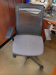[#B13-4] Task chair with arms
