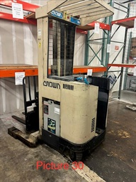 [#G0-30] crown forklift