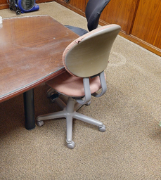[#B12-10] Pink task chair no arms