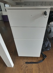 [#D19-18] Narrow white steel pedestal