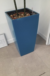 [#J5-20] Tall square blue planter