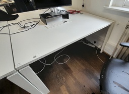 [#E2-52] White single desk