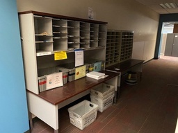 [#I9-32] Mailing Rack